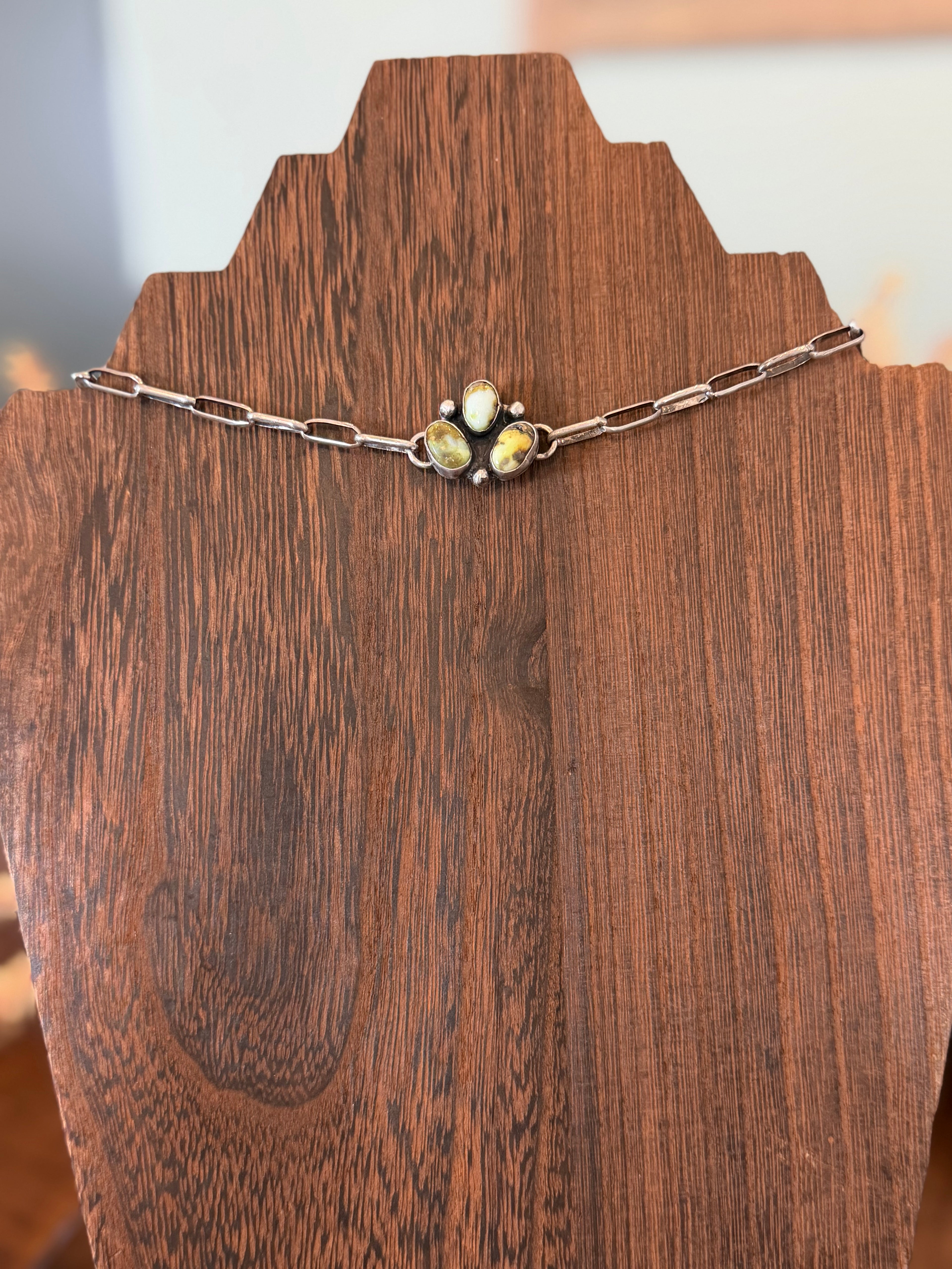 Palomino choker