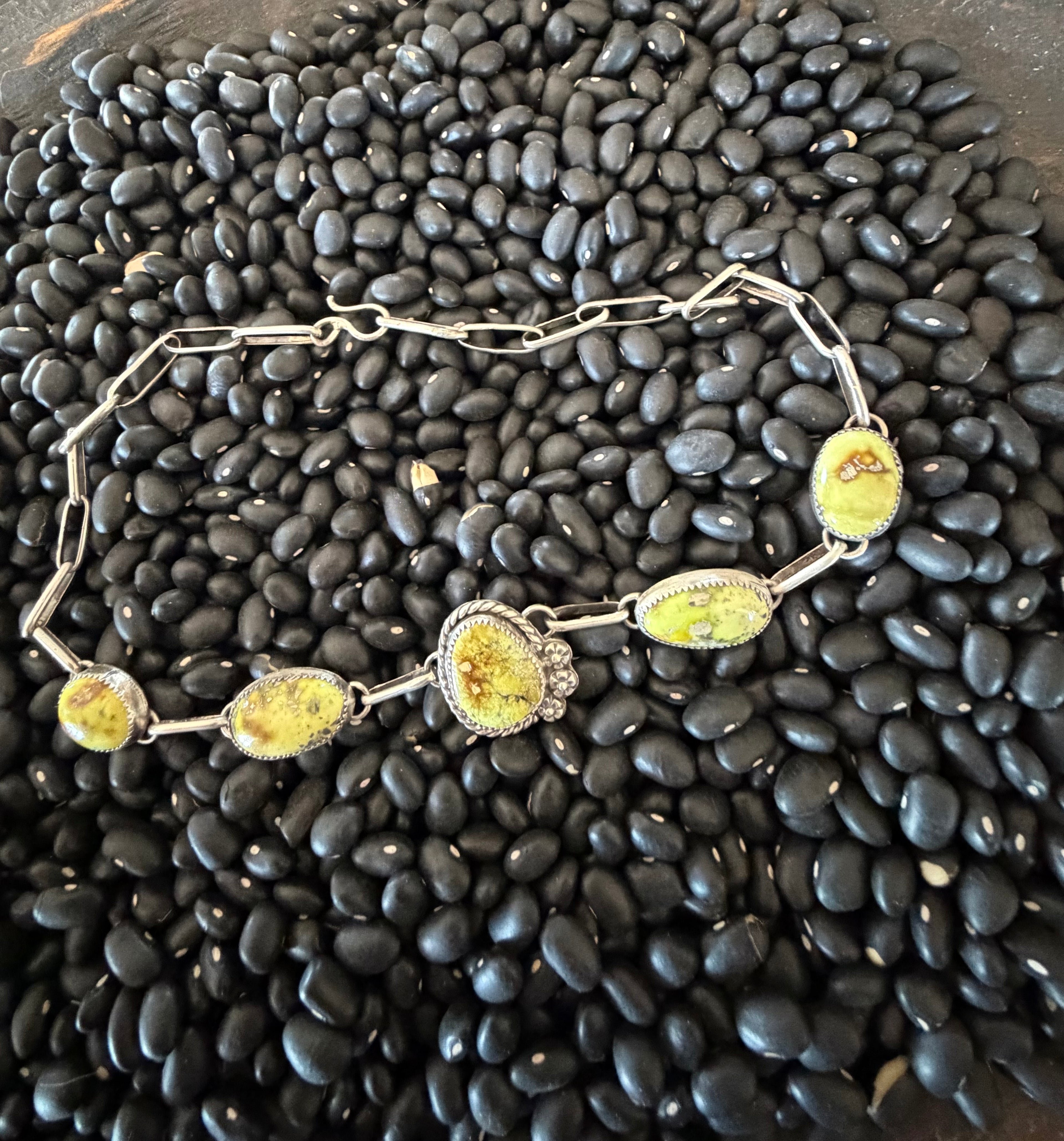 Palomino choker